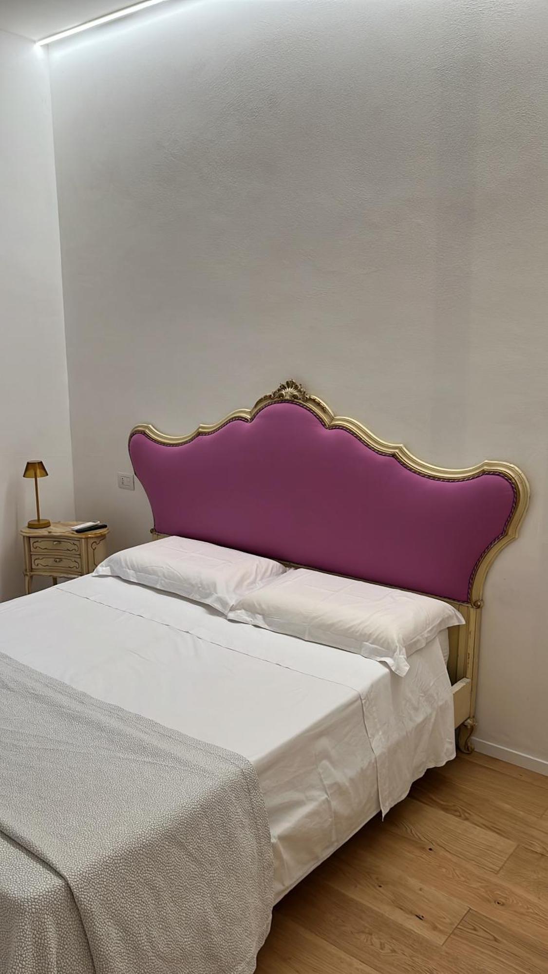 Rosarias Rooms 만프레도니아 외부 사진