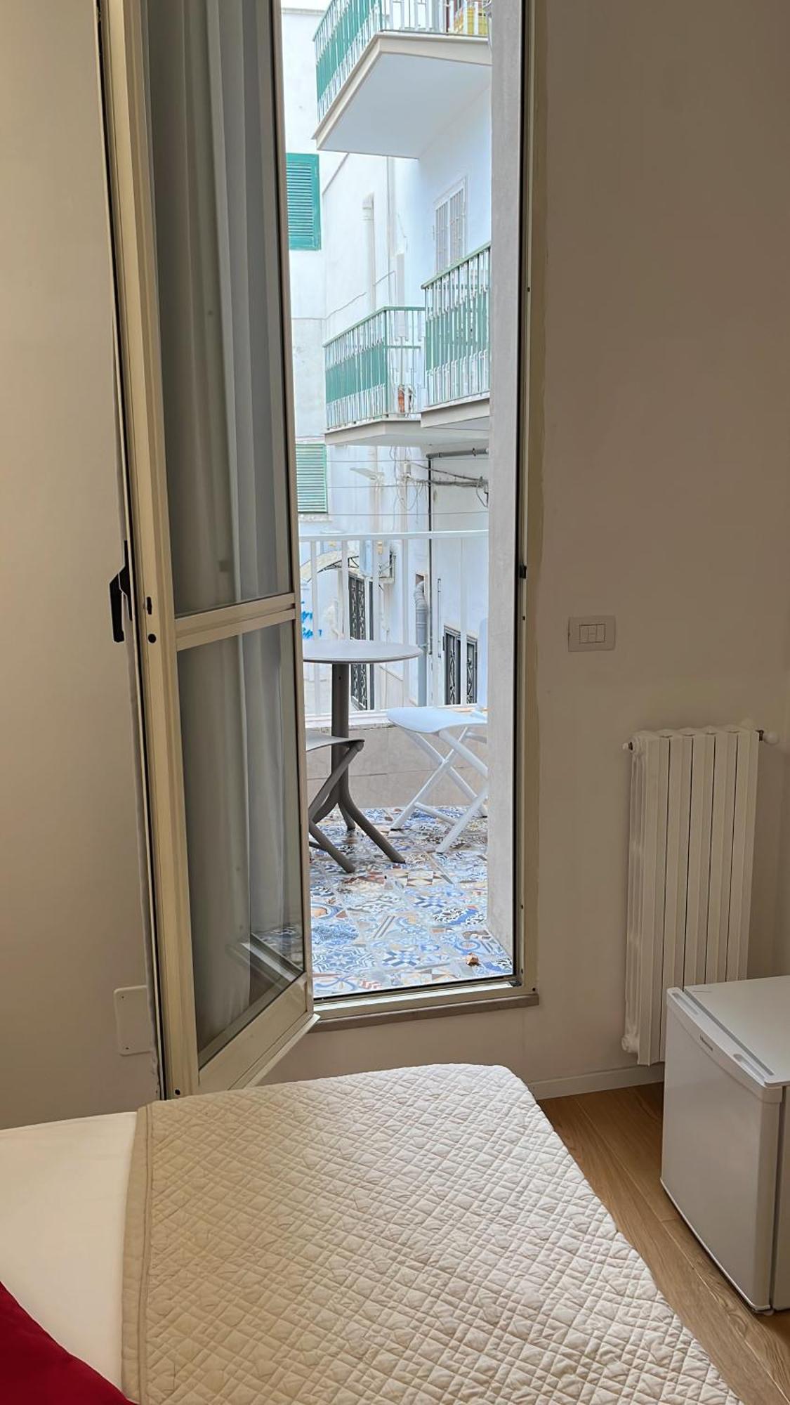 Rosarias Rooms 만프레도니아 외부 사진